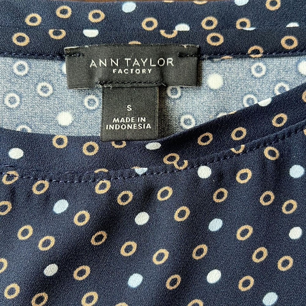 Navy blouse with tiered ruffles on sleeves - Picture 4 of 6